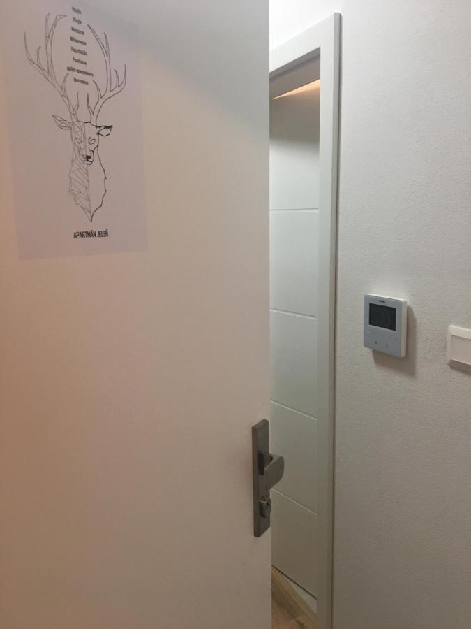 Apartman Jelen Chopok Juh-Trangoska Tale Exterior photo